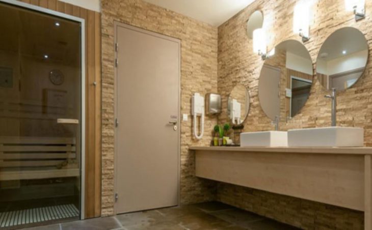 Residence Les Crozats Apartments, Avoriaz, Bathroom